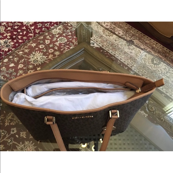 2pcs Michael Kors large Signature sady&wallet - Picture 5 of 8